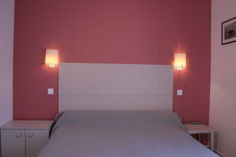 Hotel De Perros, The Originals Boutique المظهر الخارجي الصورة