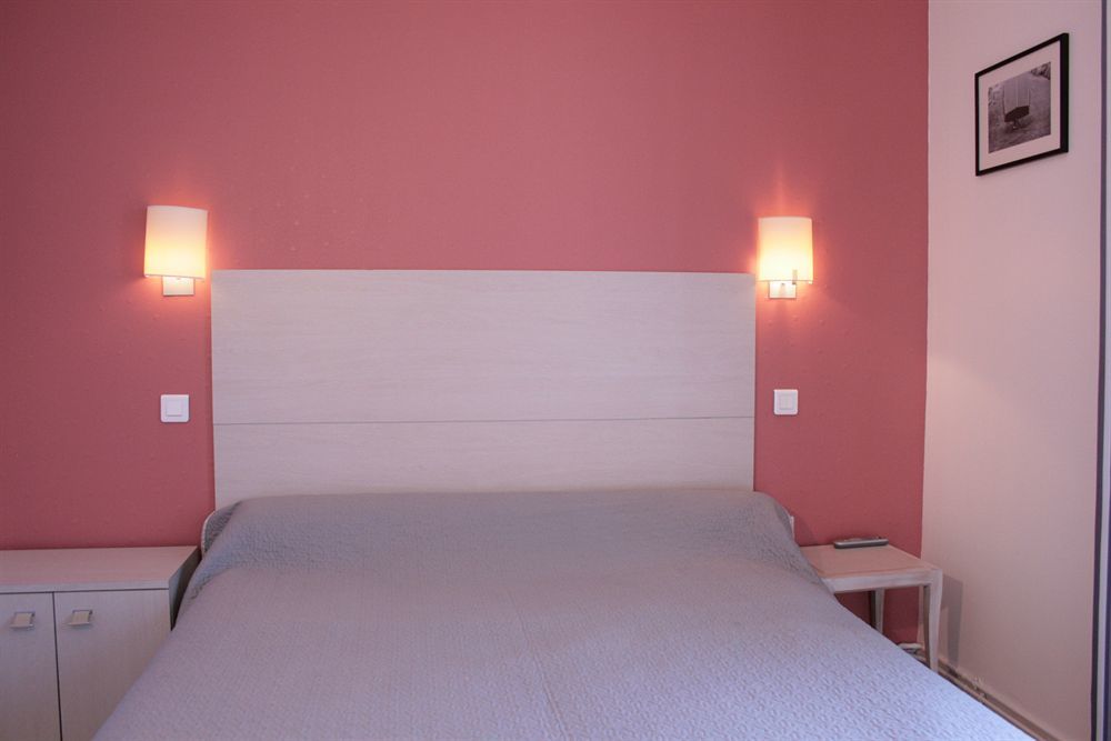 Hotel De Perros, The Originals Boutique المظهر الخارجي الصورة